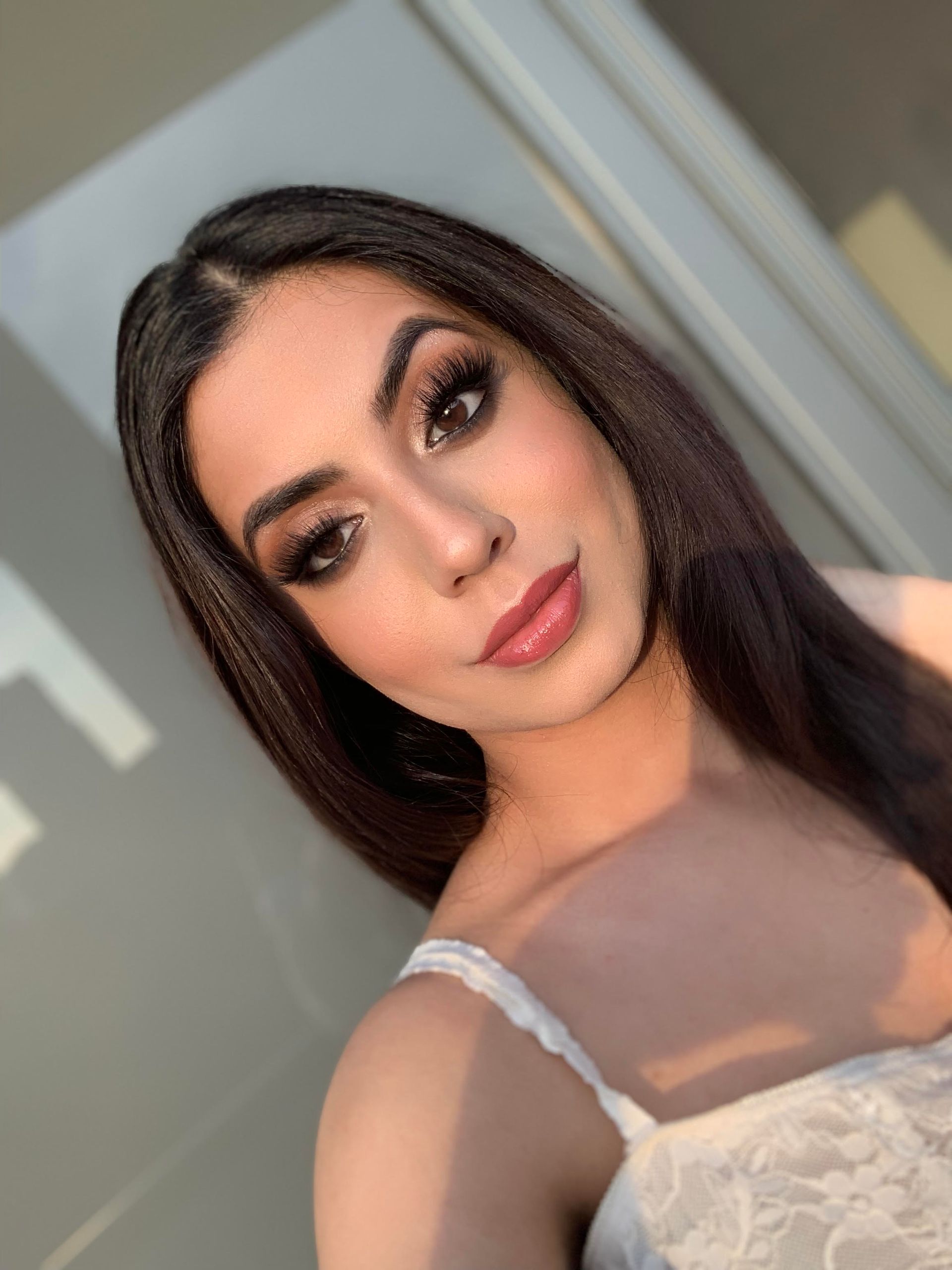 Juicy plump lips that stay on all day - The Makeup By Nida & Team way
